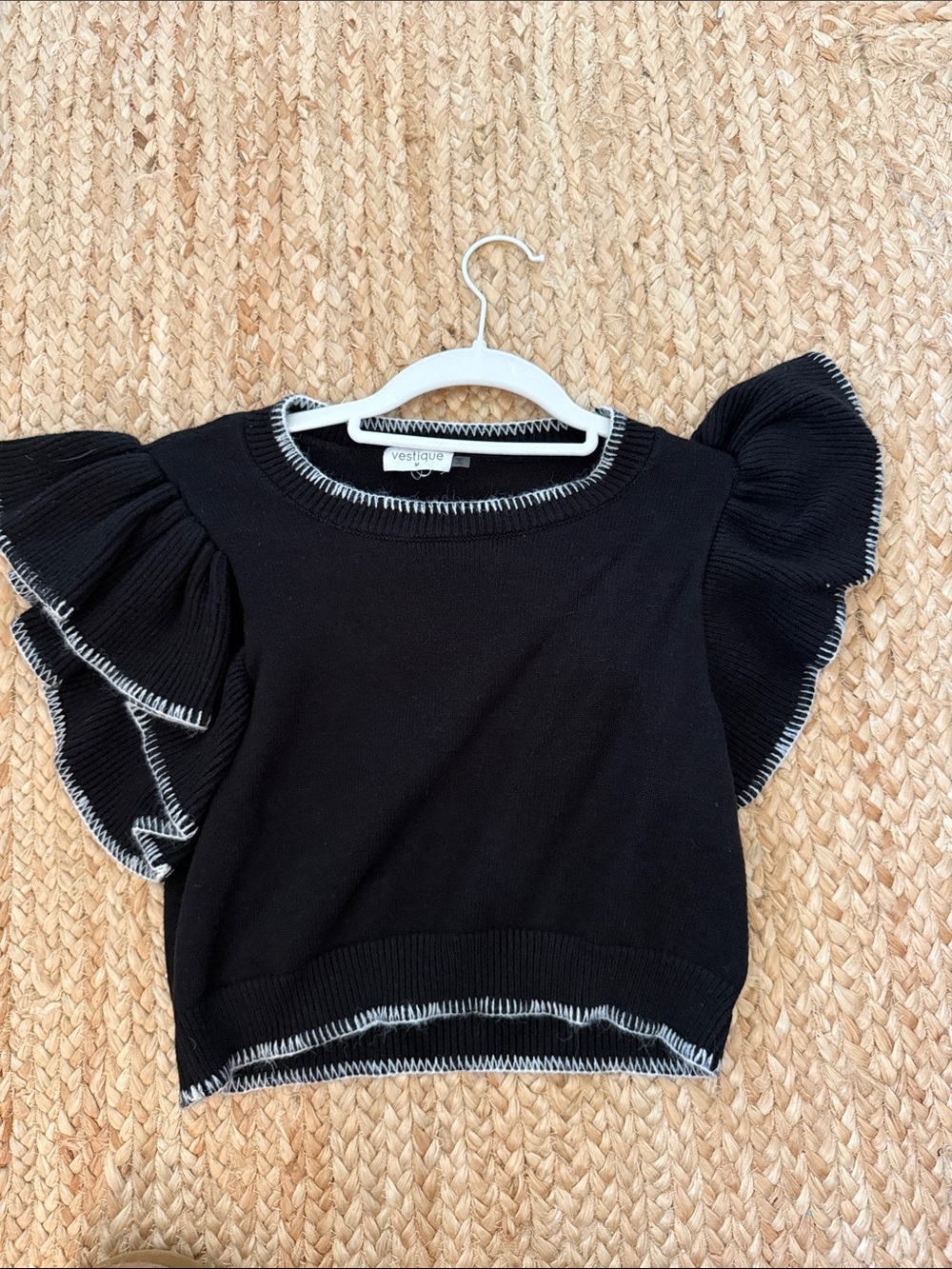 vestique Black Knit Top with White Contrast Trim